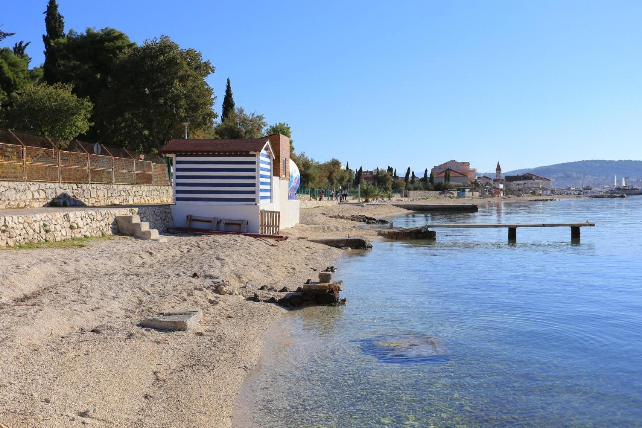 Apartments By The Sea Seget Donji, Trogir - 2029 Kültér fotó