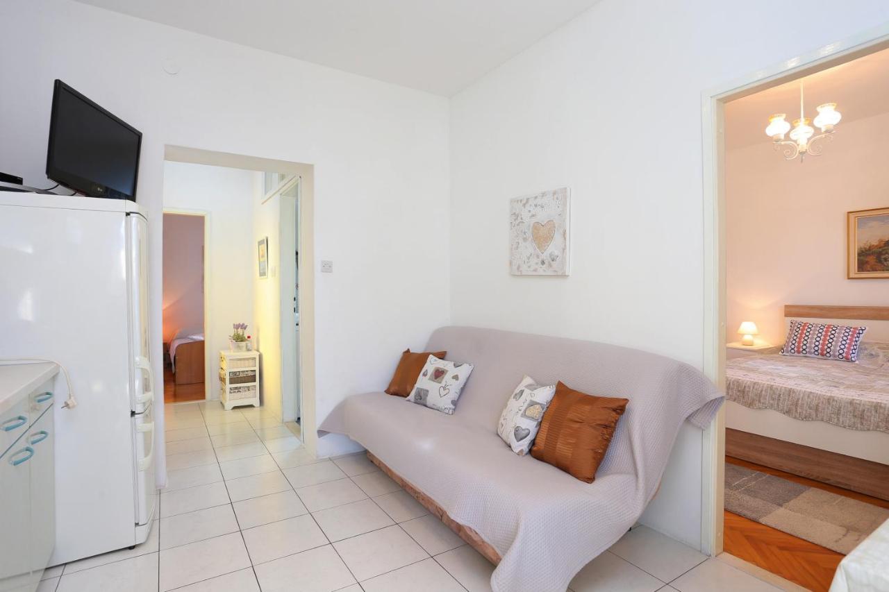 Apartments By The Sea Seget Donji, Trogir - 2029 Kültér fotó