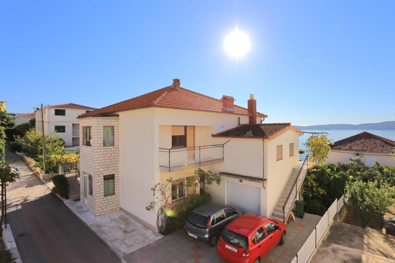 Apartments By The Sea Seget Donji, Trogir - 2029 Kültér fotó