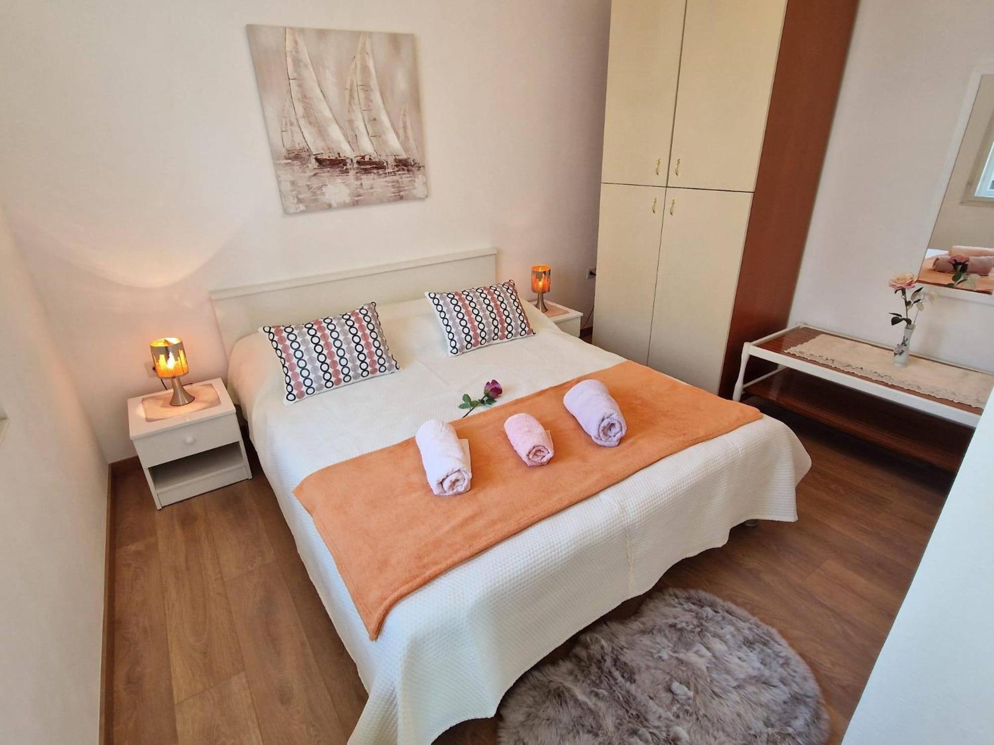 Apartments By The Sea Seget Donji, Trogir - 2029 Kültér fotó